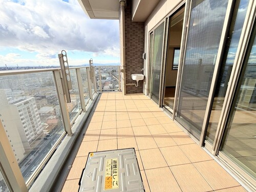 ライオンズプレイズ鳴海タワーのバルコニー