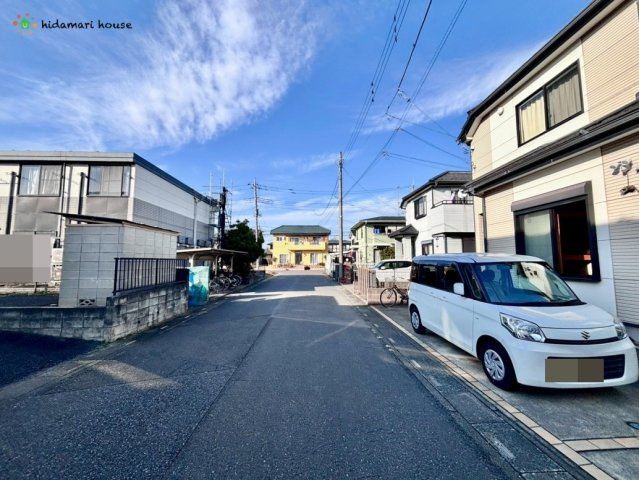 蓮田市藤ノ木1丁目　中古戸建の前面道路含む現地写真