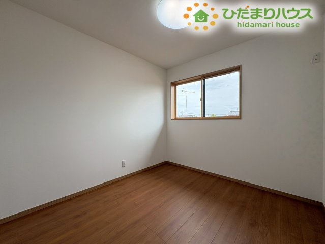 行田市佐間　第3期　新築一戸建て　ワイウッドコート　03の展望|バルコニーの前面には遮るような高い建物がないため、開放的な景色が目の前に広がります！心地よいお日様の光がお部屋の奥までしっかりと届き、朝起きた時から気持ちのよい風を感じてリフレッシュできます！