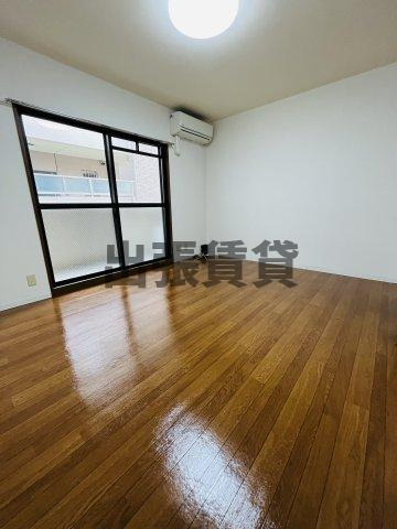 仲介手数料0円！マーブルワンの居間・リビング