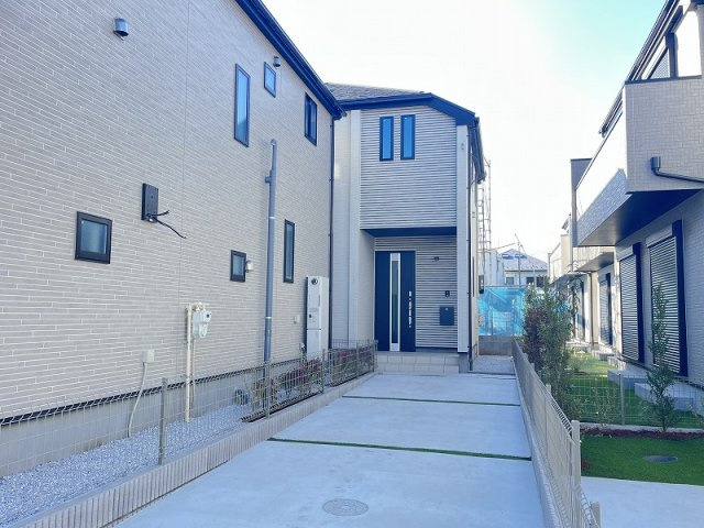 【外観】 | 練馬区大泉学園町1丁目　新築一戸建住宅　全6棟　(保谷店) | バス停『住宅前』まで徒歩3分なので雨の日の通勤、お子様とのお出かけも快適です。