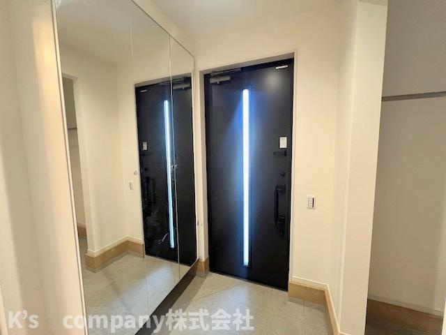 ●高座郡寒川町一之宮3丁目　中古戸建◎の玄関|玄関ミラー付き◇◇
