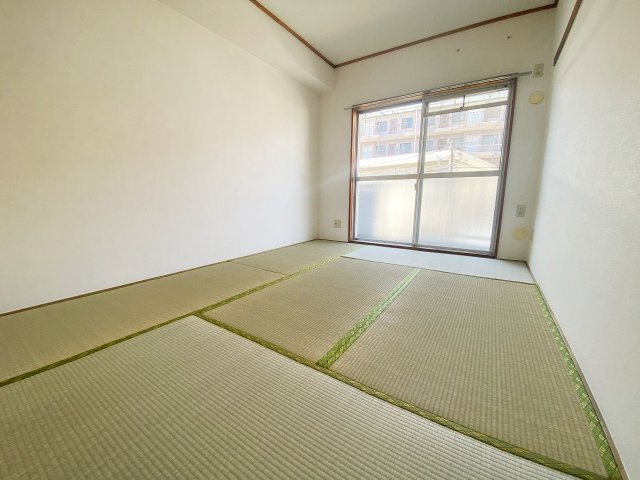 ハイデンス上の宮の和室