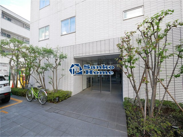 レジディア新御徒町のエントランス