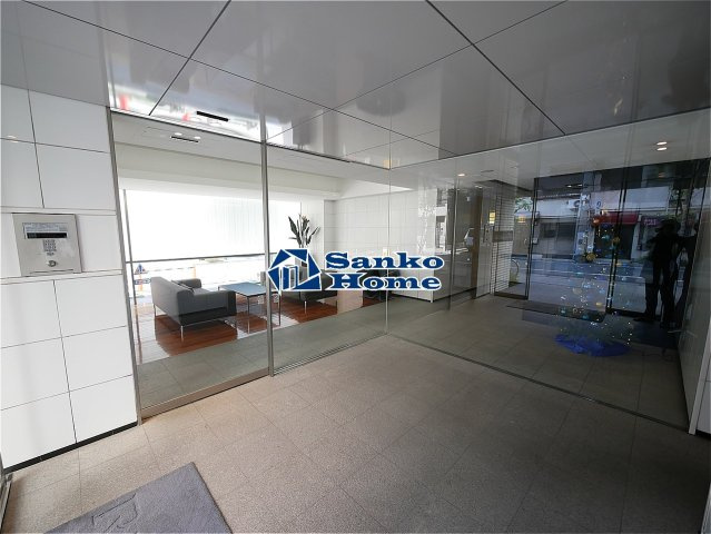 レジディア新御徒町のロビー