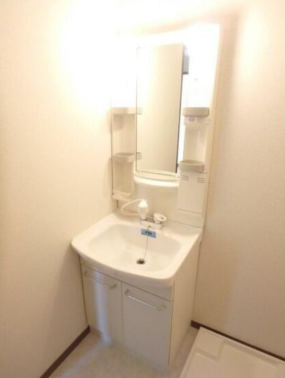 アンプルールフェールアミーⅠの独立洗面台|別部屋参照写真