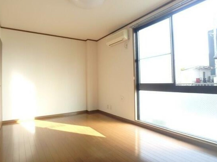 アンプルールフェールアミーⅠの居間・リビング|別部屋参照写真