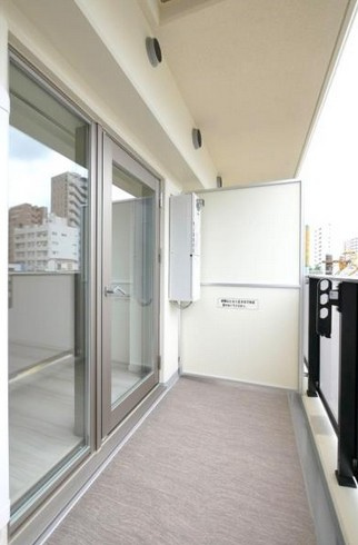 【バルコニー】