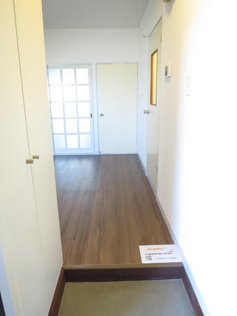 ハイネス瑞江の玄関