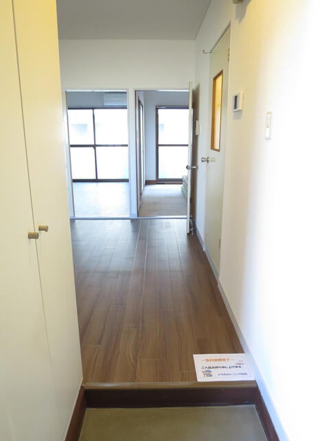 ハイネス瑞江の玄関