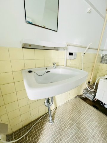 松が丘住宅14号棟の洗面所