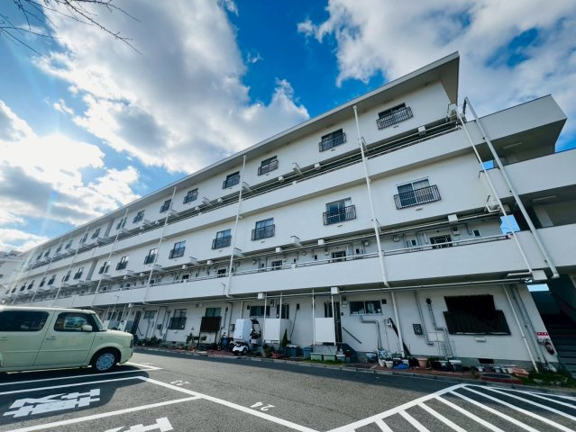 松が丘住宅14号棟の外観