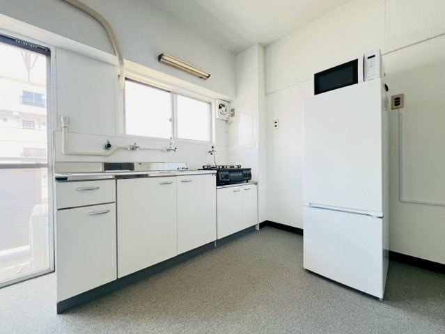 松が丘住宅14号棟の居間・リビング