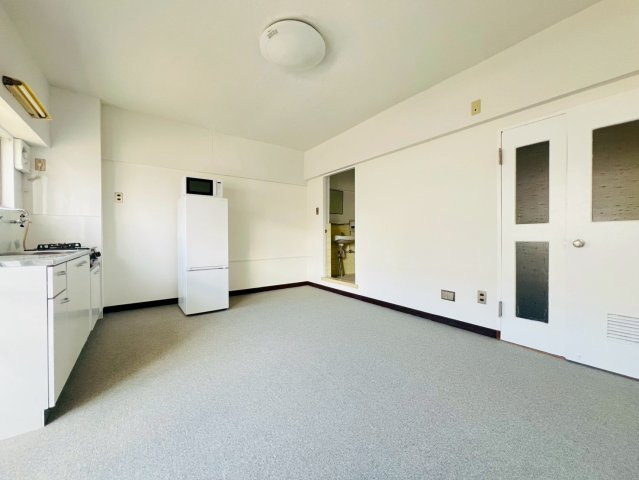 松が丘住宅14号棟の居間・リビング