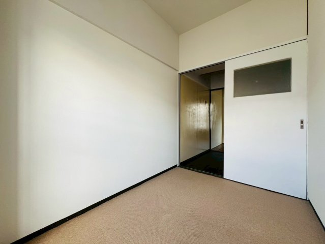 松が丘住宅14号棟の居間・リビング