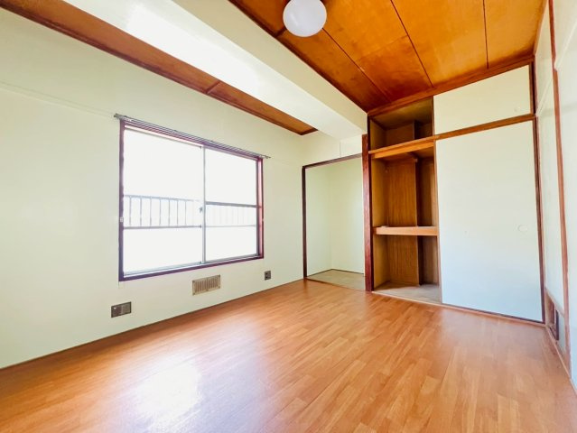 松が丘住宅14号棟の居間・リビング