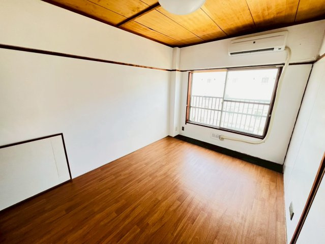 松が丘住宅14号棟の居間・リビング