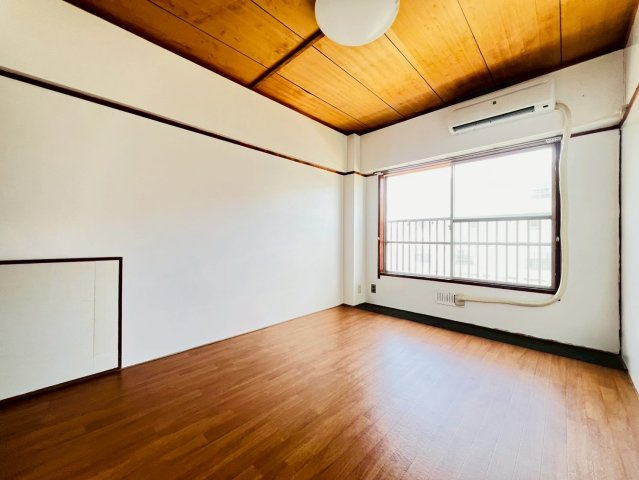 松が丘住宅14号棟の居間・リビング