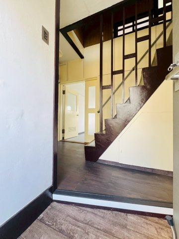 松が丘住宅14号棟の玄関