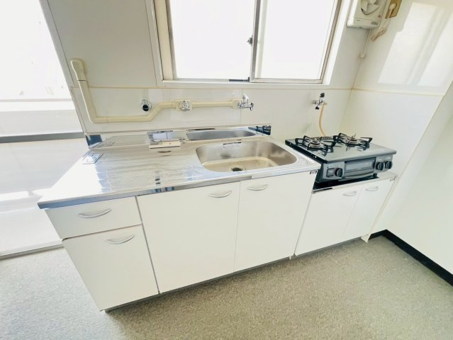松が丘住宅14号棟のキッチン