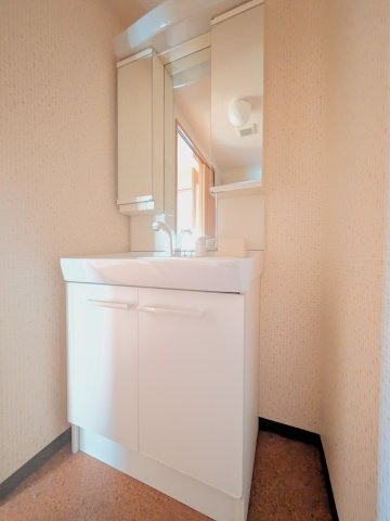 クインアゼリアの洗面所