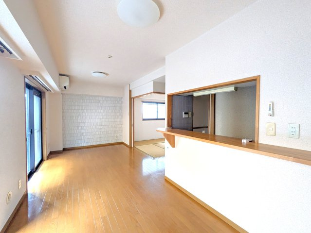 クインアゼリアの居間・リビング