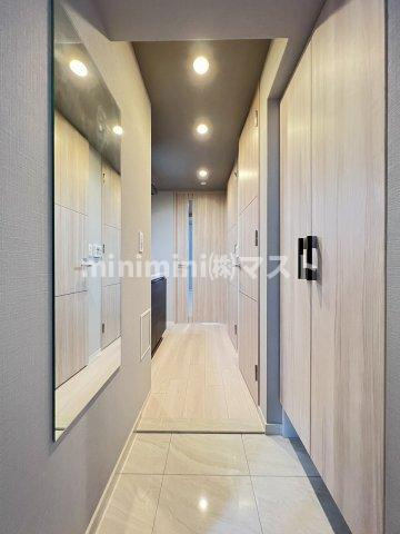 ファーストフィオーレ難波クレシアの玄関