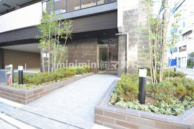 ファーストフィオーレ難波クレシアのエントランス