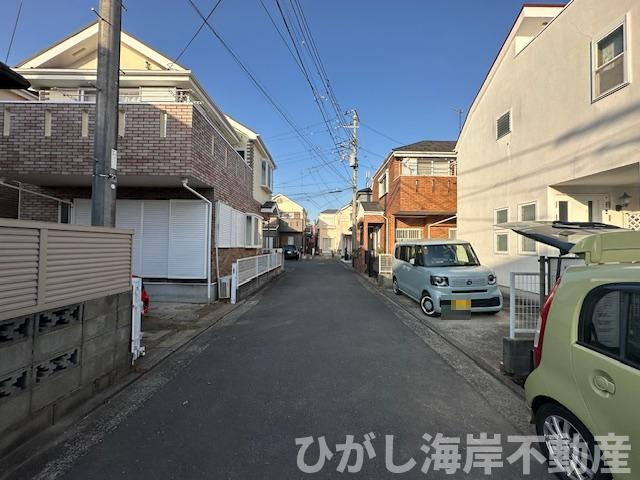 茅ヶ崎市松が丘2丁目　新築戸建　の前面道路含む現地写真|1月19日撮影　建築中　現地外観