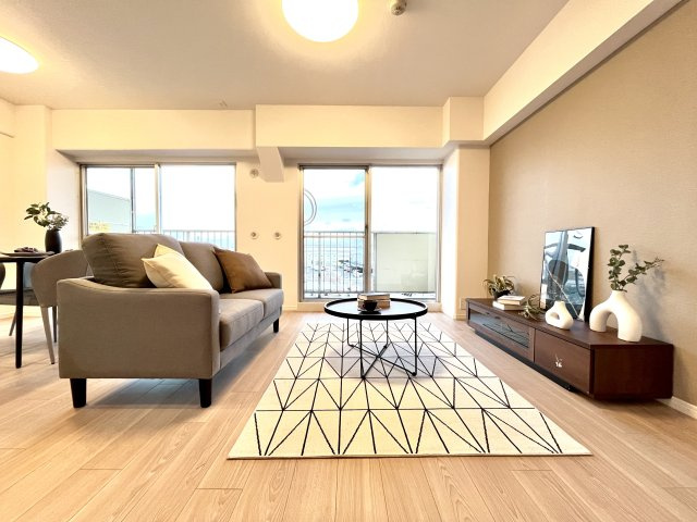 ファミリープラザ朝潮橋B館の居間・リビング