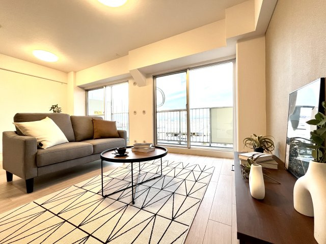 ファミリープラザ朝潮橋B館の居間・リビング