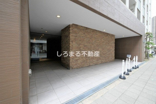 ＵＲＢＡＮ　ＦＬＡＴＳ中之島のエントランス