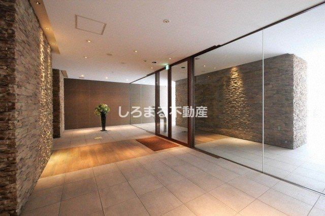 ＵＲＢＡＮ　ＦＬＡＴＳ中之島のエントランス