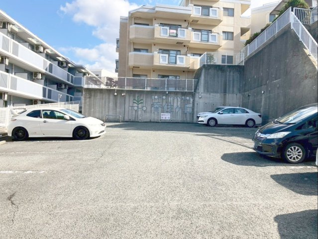 東峰マンション香住ヶ丘の駐車場|敷地内 駐車場