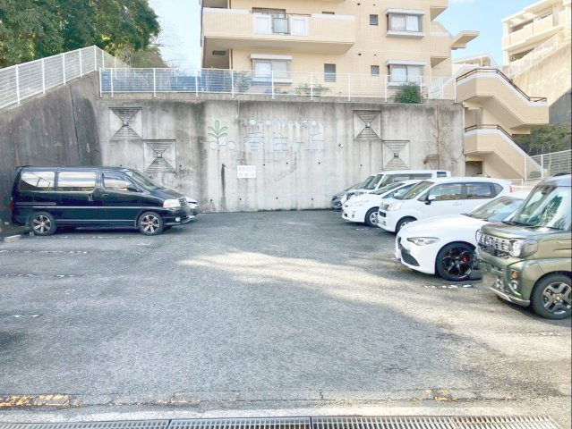 東峰マンション香住ヶ丘の駐車場|敷地内 駐車場