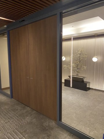 京都市下京区五条通東洞院東入万寿寺町の中古マンションのエントランス