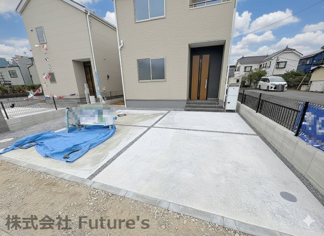 三郷市彦糸1丁目　新築戸建　全5棟　1号棟の駐車場|カースペース並列2台可能