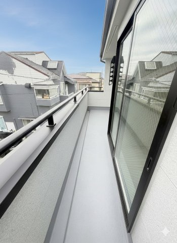 三郷市彦糸1丁目　新築戸建　全5棟　4号棟のバルコニー|南向きバルコニーにて日当たり良好