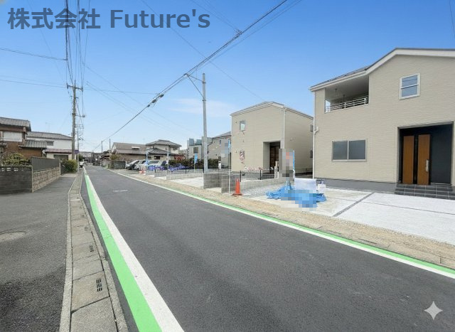 三郷市彦糸1丁目　新築戸建　全5棟　4号棟の前面道路含む現地写真|前面道路含む現地写真です。