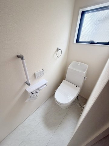 三郷市彦糸1丁目　新築戸建　全5棟　4号棟のトイレ|2階のトイレです