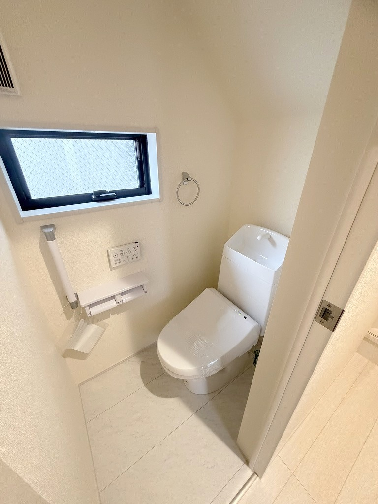 三郷市彦糸1丁目　新築戸建　全5棟　4号棟のトイレ|1階のトイレです