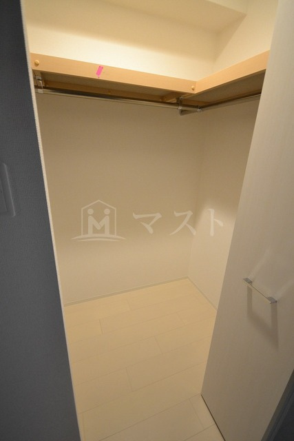 大阪市中央区粉川町の賃貸マンションの収納