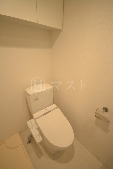 大阪市中央区粉川町の賃貸マンションのトイレ