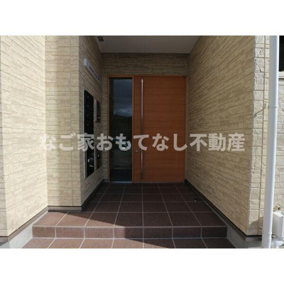 【エントランス】 | REGALESTリバーサイド新富