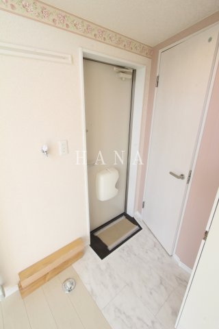 三ツ沢シャトルーの杜のエントランス