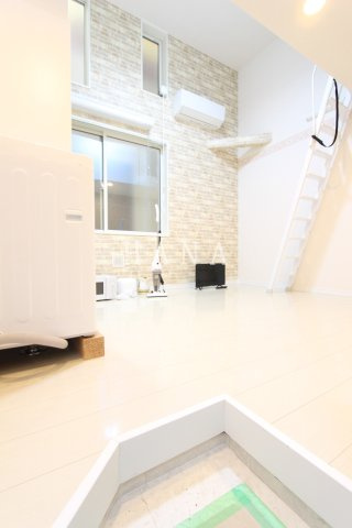 ユナイト黄金町オルチャータの居間・リビング