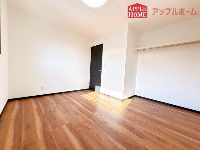 【新築住宅】東松山市本町 第4期 全1棟の洋室|２階居室は全室収納あり！たっぷりある収納活用でお部屋もキレイを保てます♪