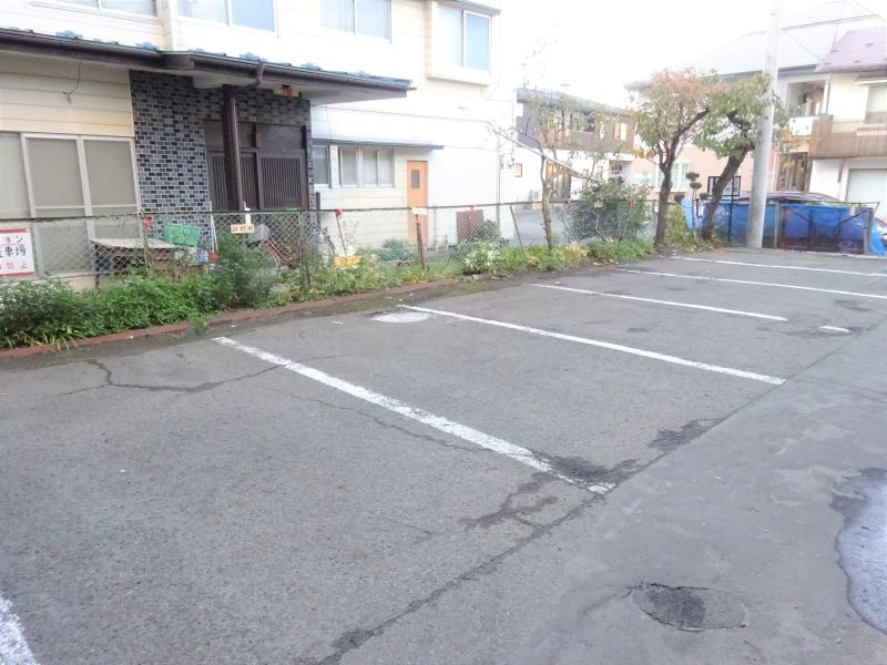 三和マンションの駐車場