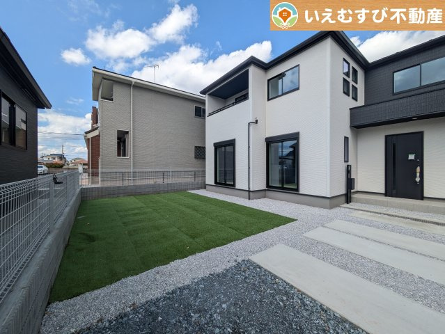 GRAFARE　深谷市上野台2期の庭|ガーデニングが楽しめそう
季節の草花で彩りを！ガーデニングで緑あふれる景色を作るのも楽しみ♪