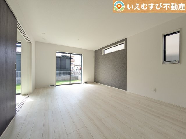 GRAFARE　深谷市上野台2期の居間・リビング|ご家族みんながゆったりくつろげるリビング
ゆとりの空間でくつろいだり遊んだり、家族の時間が楽しみですね♪